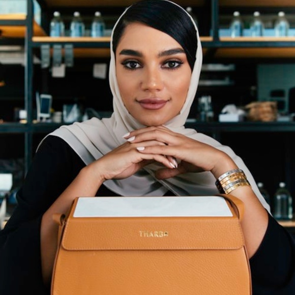 Meet your Posher, Megan - Picture 5 of 8